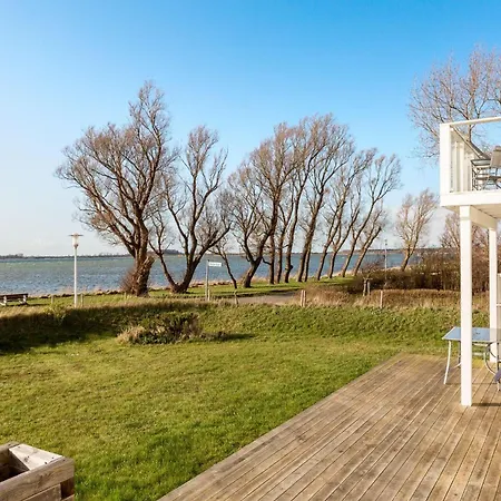 Strandhaus Wiek Direkt Am Wasser Mit Herrlichen Weitblick * Wiek auf Rügen