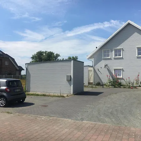 Apartment Strandhaus Wiek Direkt Am Wasser Mit Herrlichen Weitblick